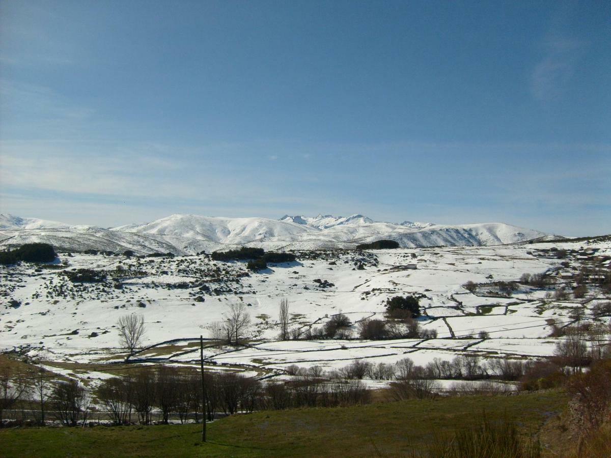 Гостевой дом El Rondillo De Gredos Ойос-дель-Кольядо Экстерьер фото