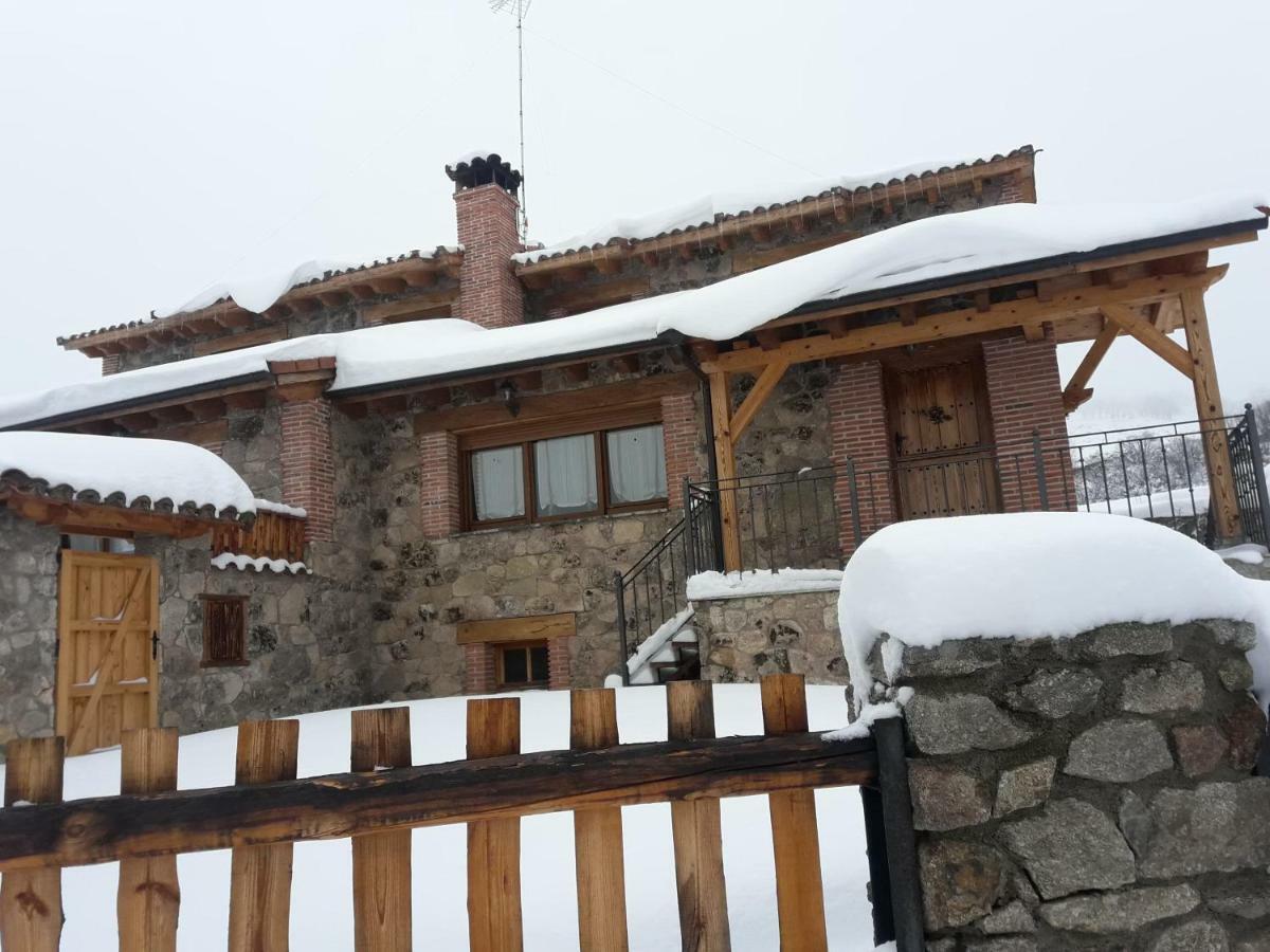 Гостевой дом El Rondillo De Gredos Ойос-дель-Кольядо Экстерьер фото